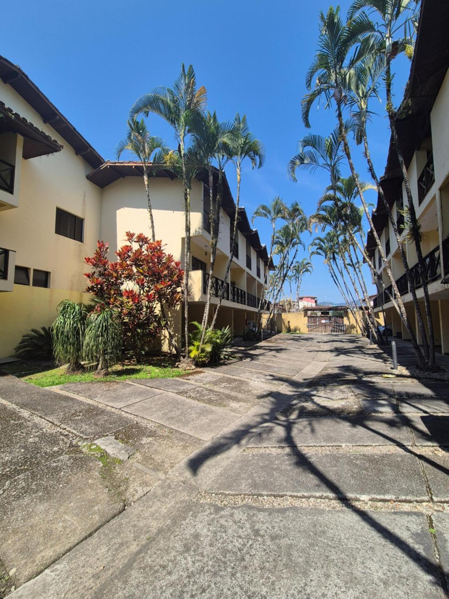 Casa 7 Em Ubatuba No Centro Condominio Com Piscina E Churrasqueira Exterior foto